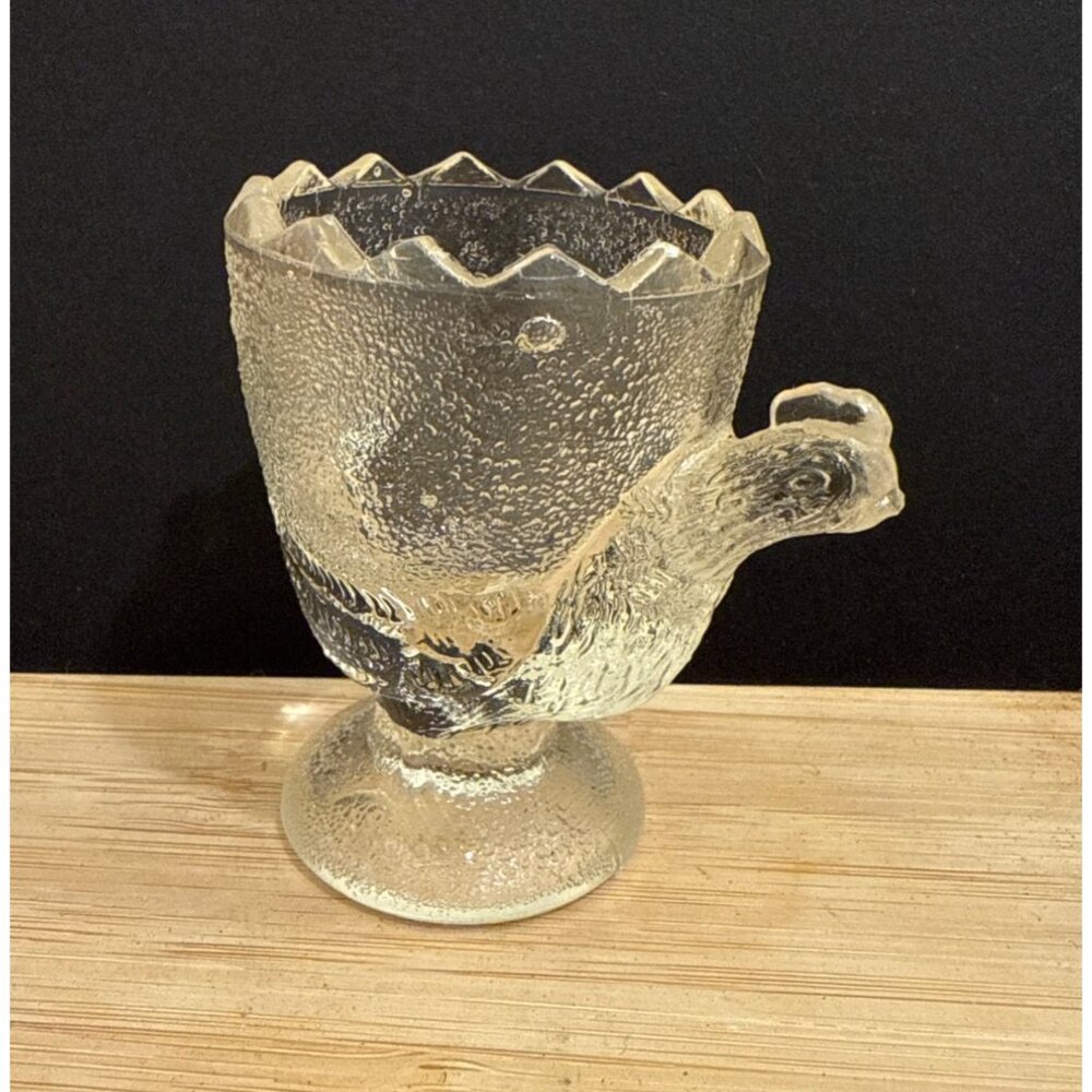 Vintage Clear Glass Hen-Shaped Egg Cup With Textured Design & Scalloped Rim - Picture 2 of 6